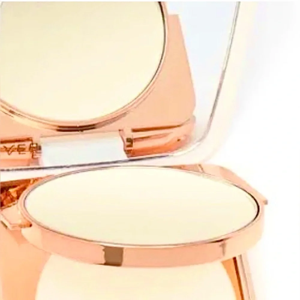 Ever Beauty | BLUR Perfecting Face Powder | Clean Beauty - NIB